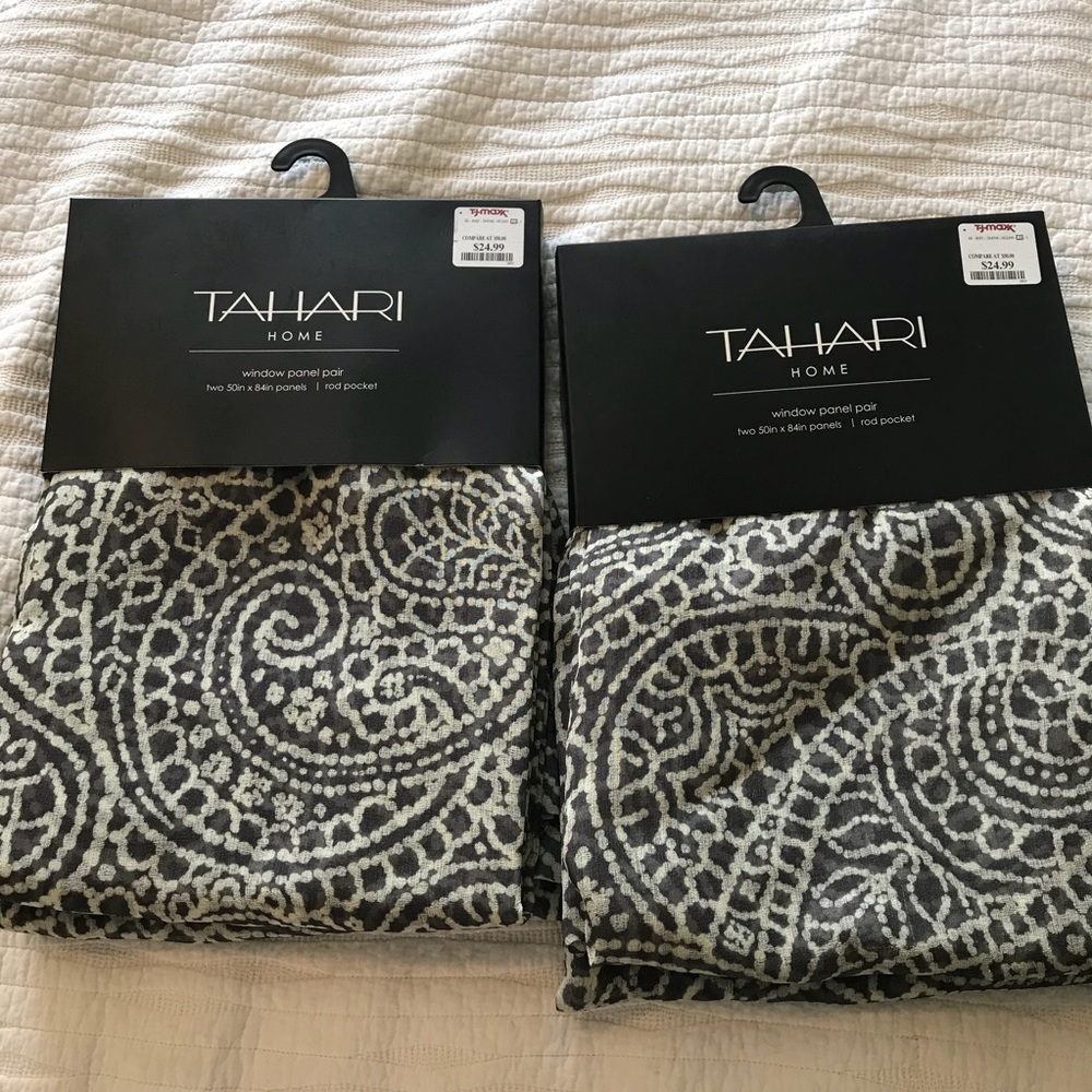 Tahari curtians